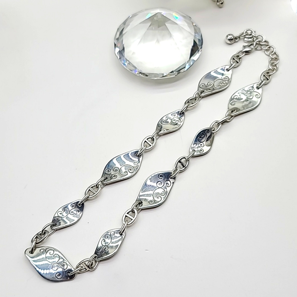Retired Brighton "TWIRL" Swirled Links Necklace! Swirls & Lines Etched Details!